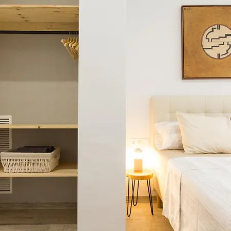 Novus Homes Sants 아파트 *